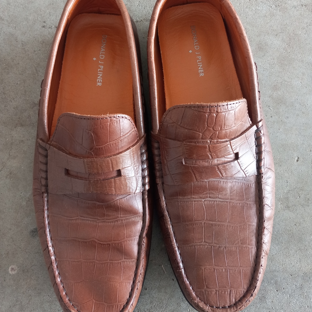Donald J. Pliner Men’s Brown Croc-Embossed Leather Penny Loafers